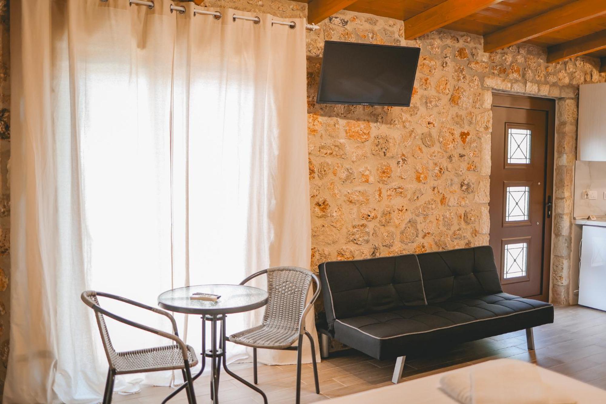 Tsanis Estate Aparthotel Parga Exteriör bild
