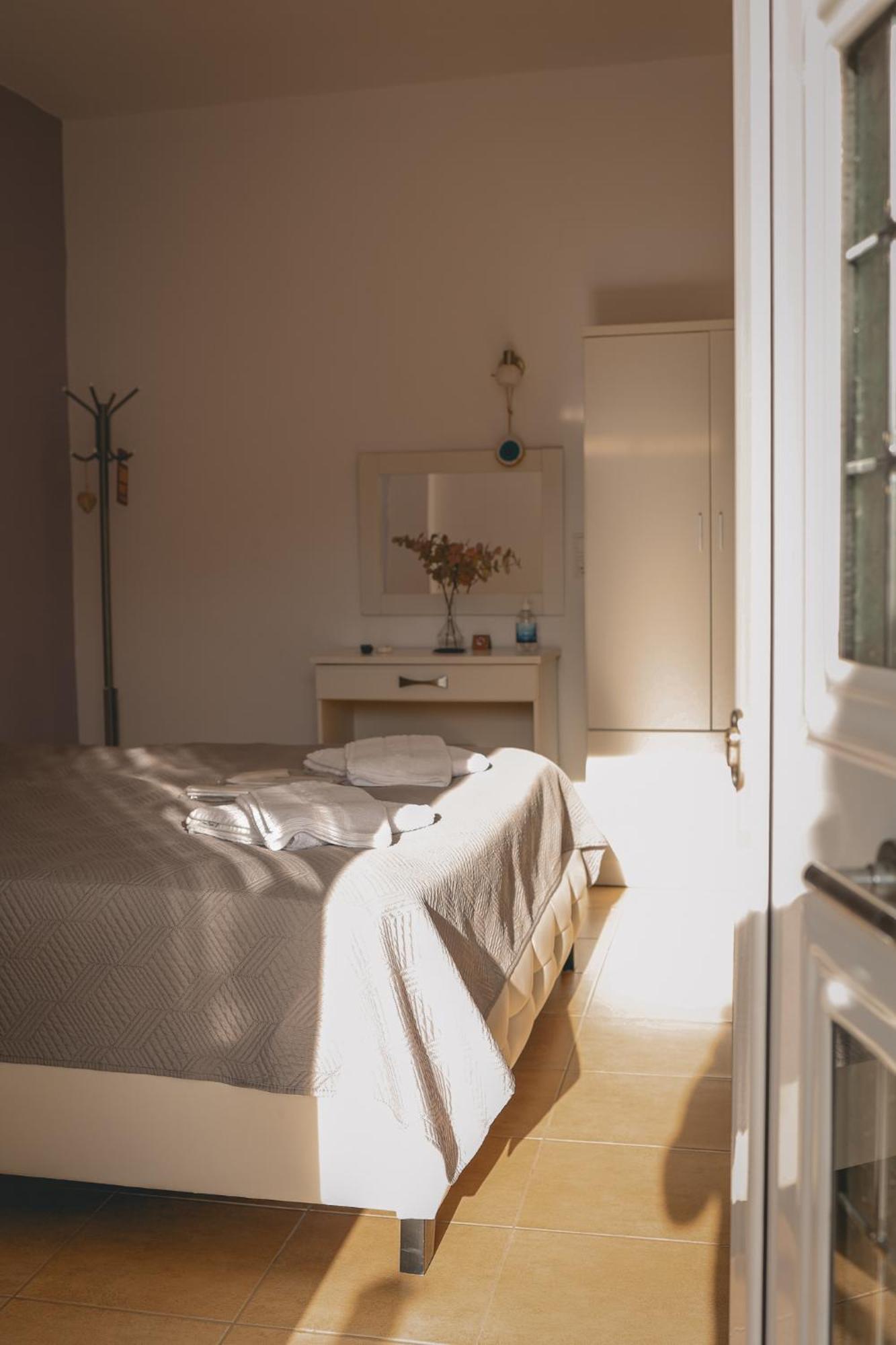 Tsanis Estate Aparthotel Parga Exteriör bild