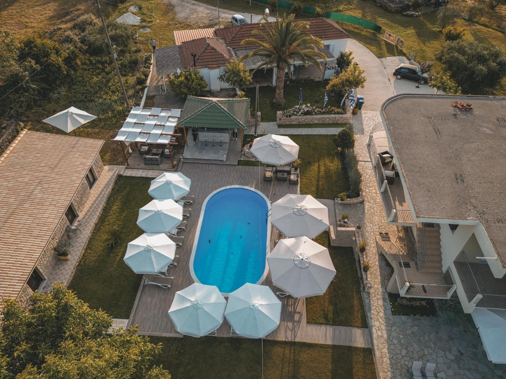 Tsanis Estate Aparthotel Parga Exteriör bild