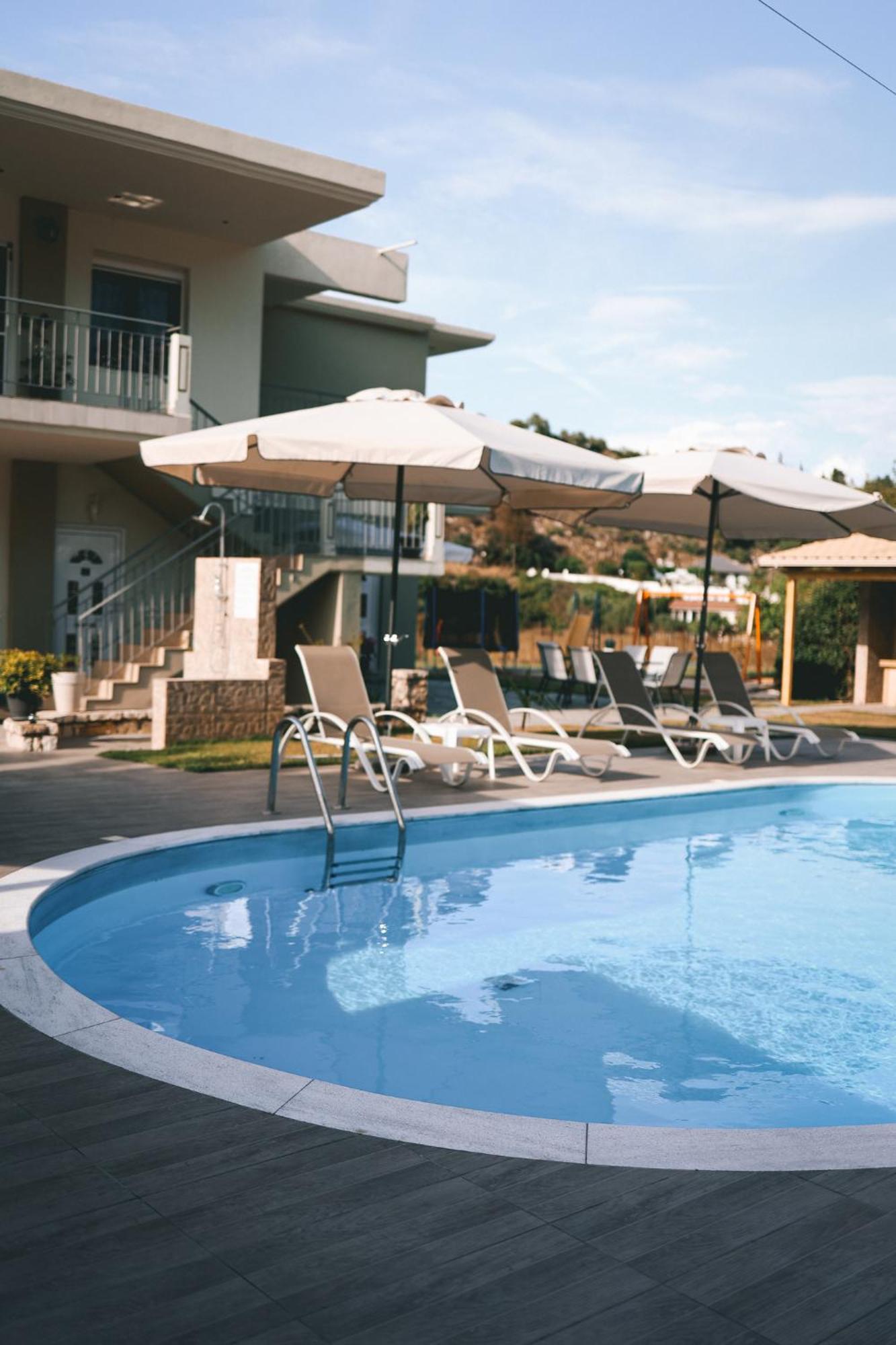 Tsanis Estate Aparthotel Parga Exteriör bild