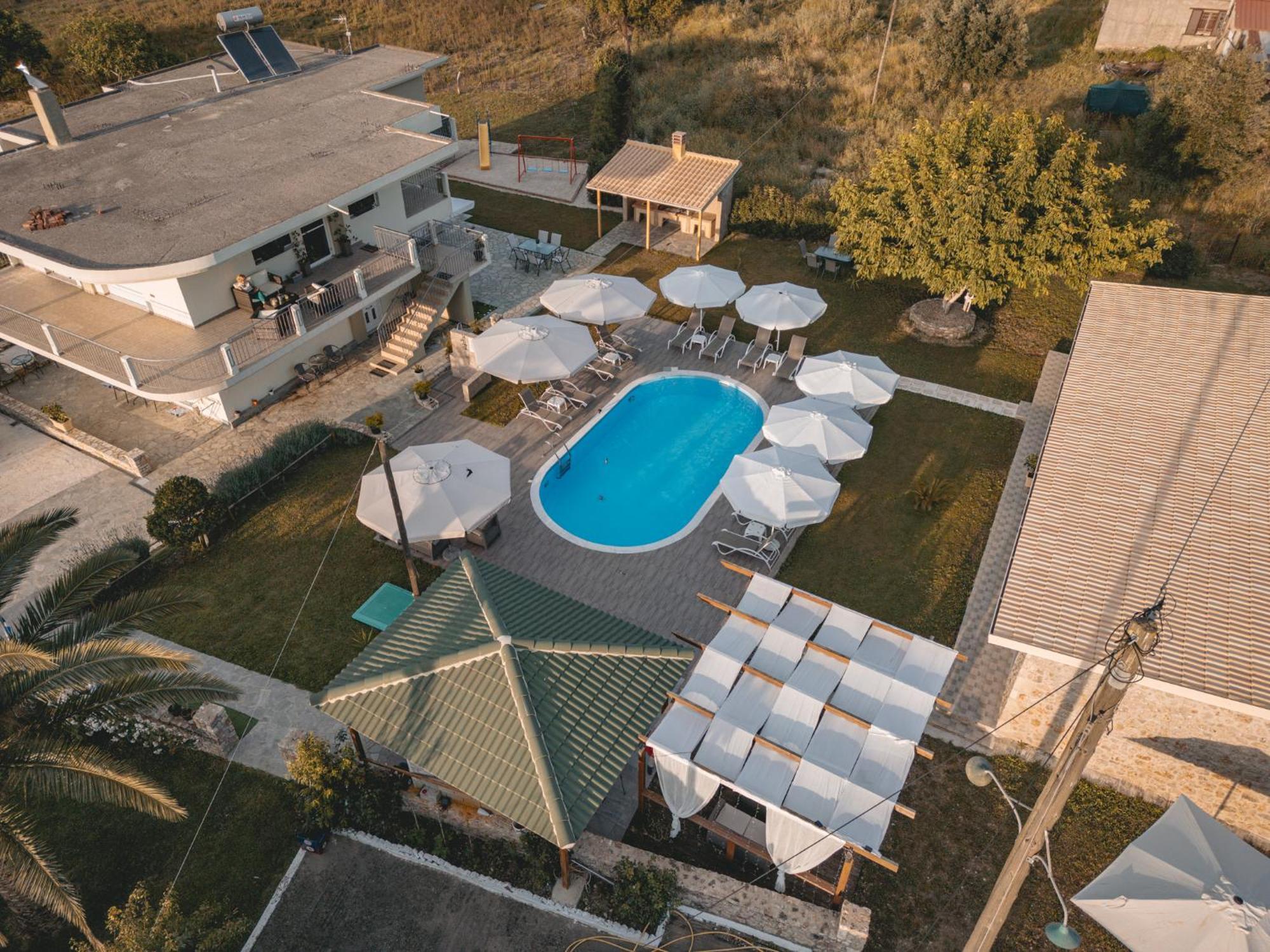 Tsanis Estate Aparthotel Parga Exteriör bild