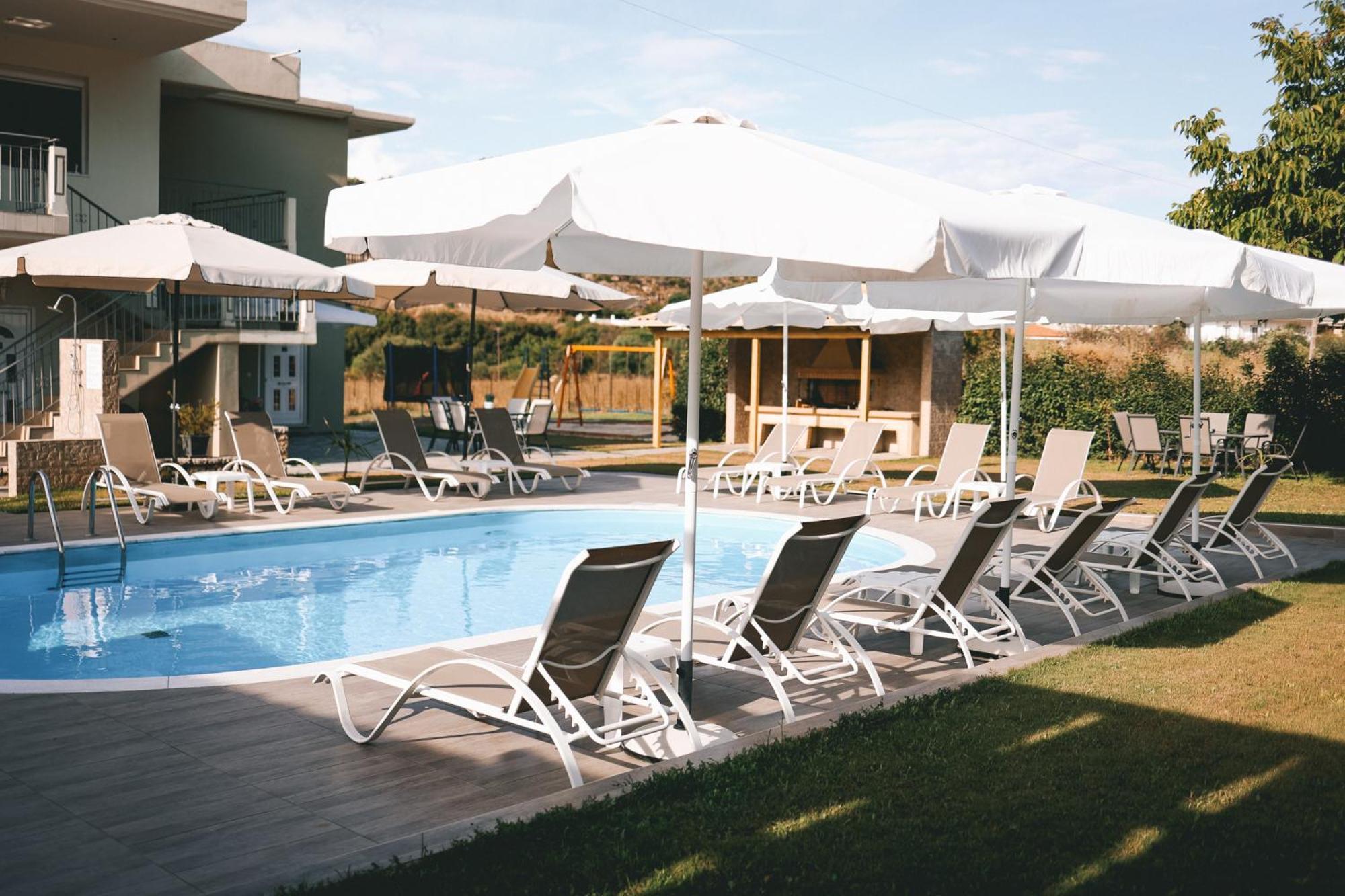 Tsanis Estate Aparthotel Parga Exteriör bild