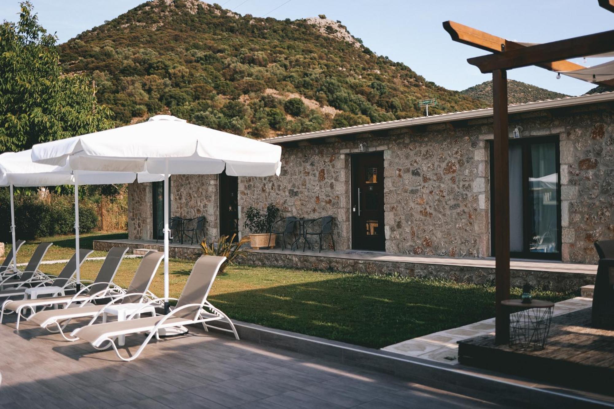 Tsanis Estate Aparthotel Parga Exteriör bild